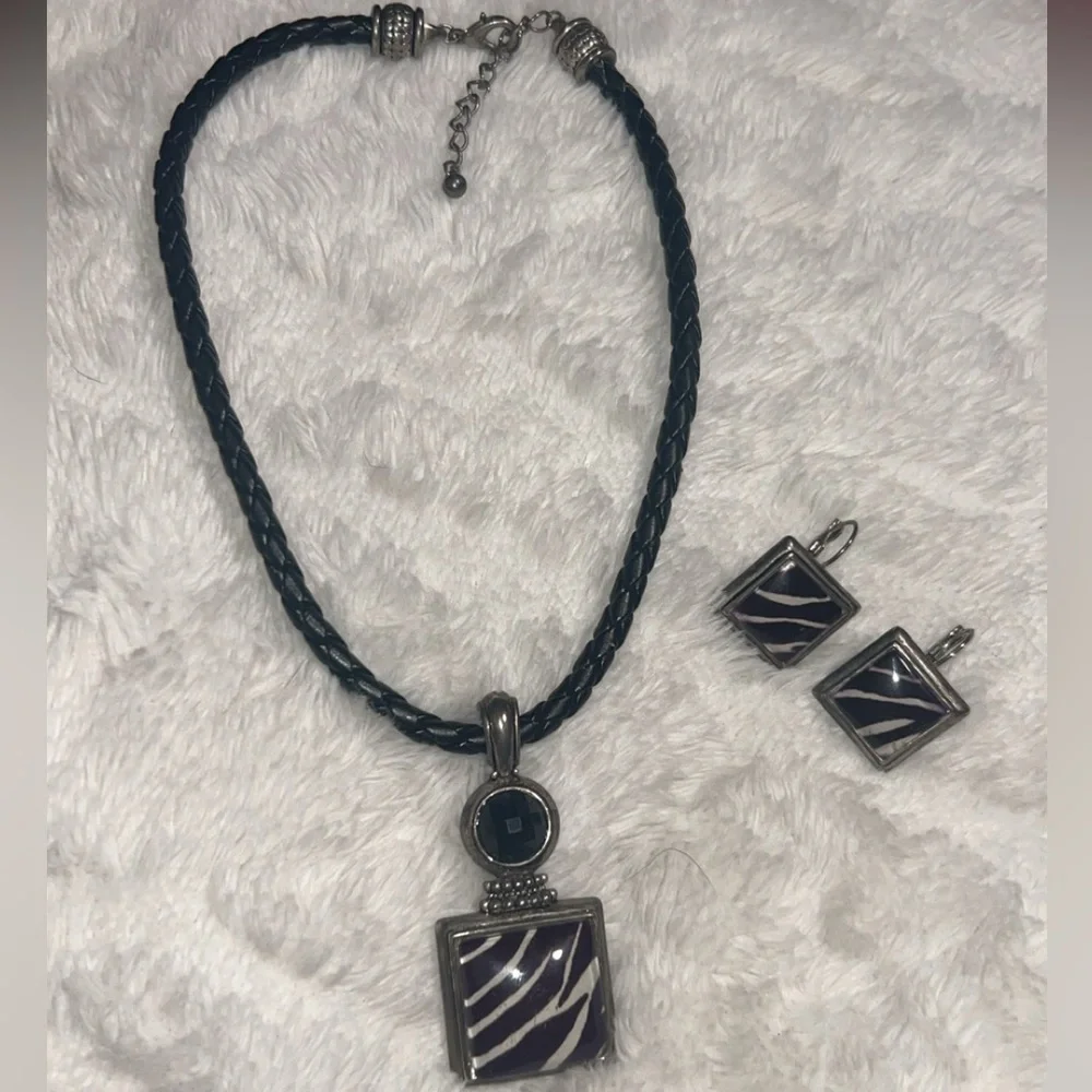 Elegant Black and white Jewelry Set